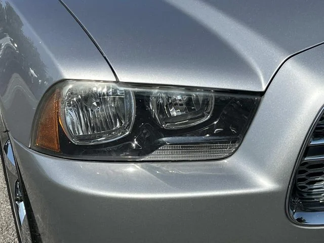 Used 2013 Silver Dodge SXT image 9