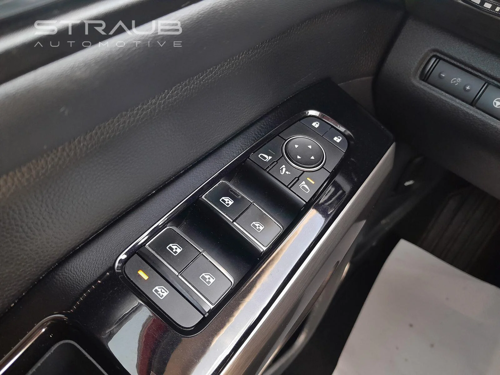 Used 2022 Scarlet Ember Tintcoat Nissan Platinum image 39