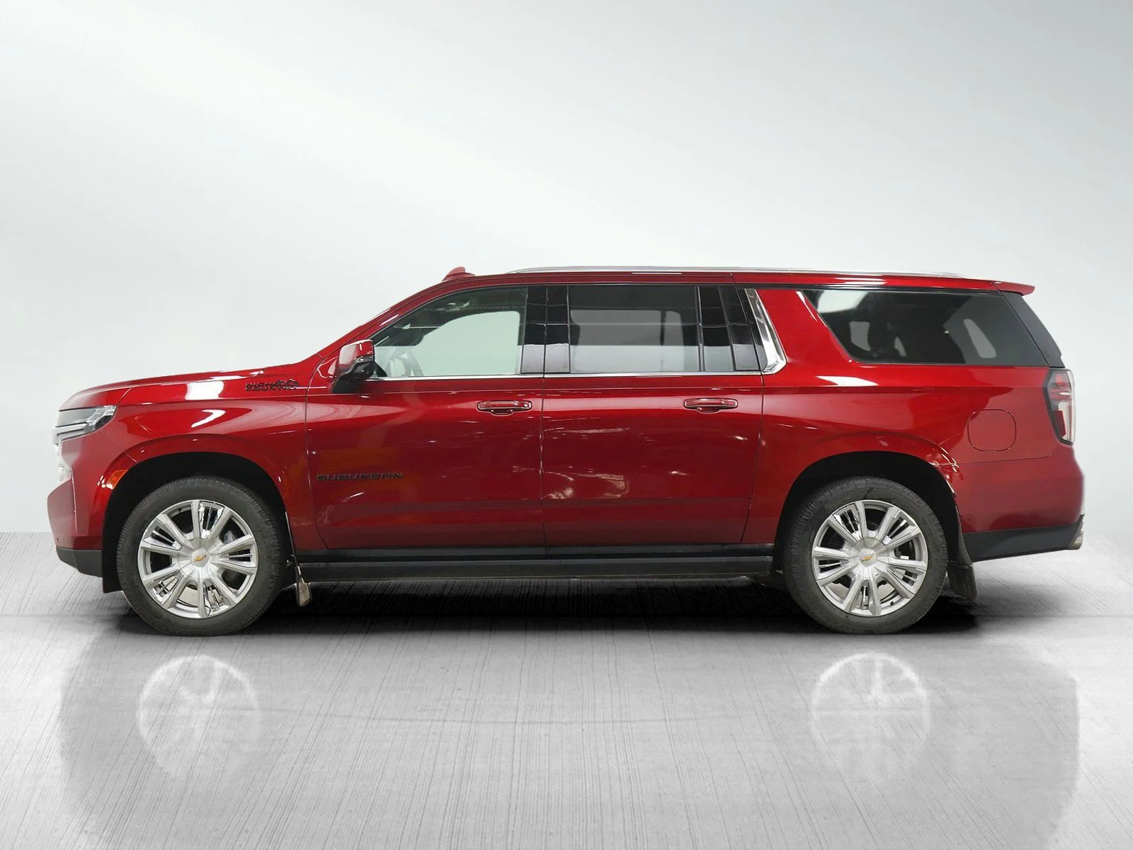 Used 2021 Chevrolet Suburban High Country with VIN 1GNSKGKL5MR201064 for sale in Roseville, Minnesota