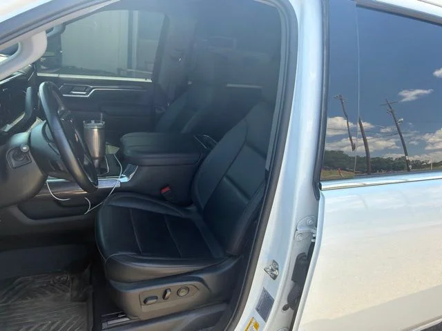 Used 2025 White Chevrolet LTZ image 9