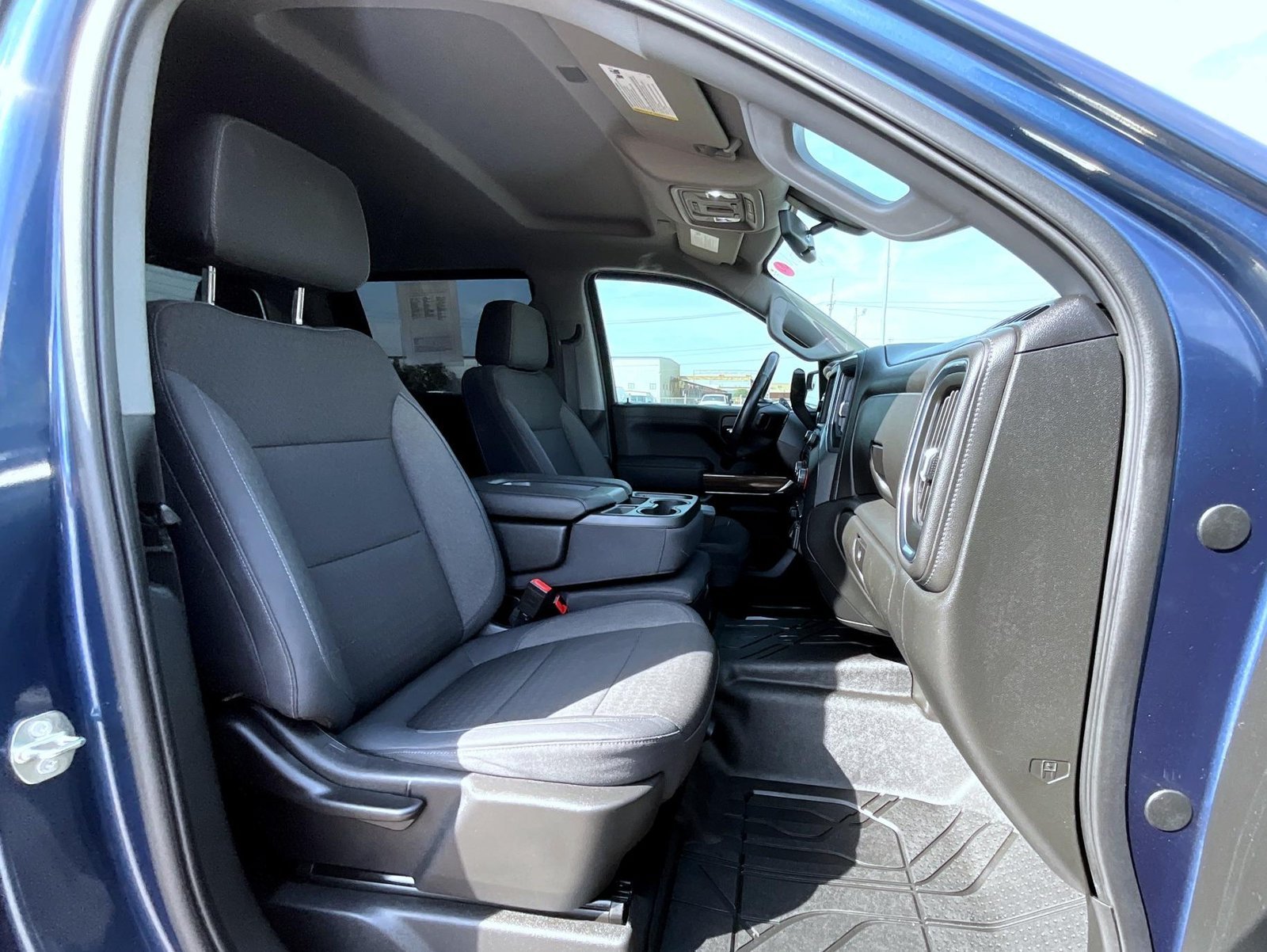 Used 2019 Blue Chevrolet LT image 17