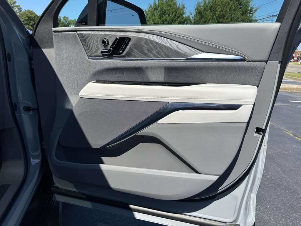 2026 Cadillac Escalade IQ Sport - Photo 33