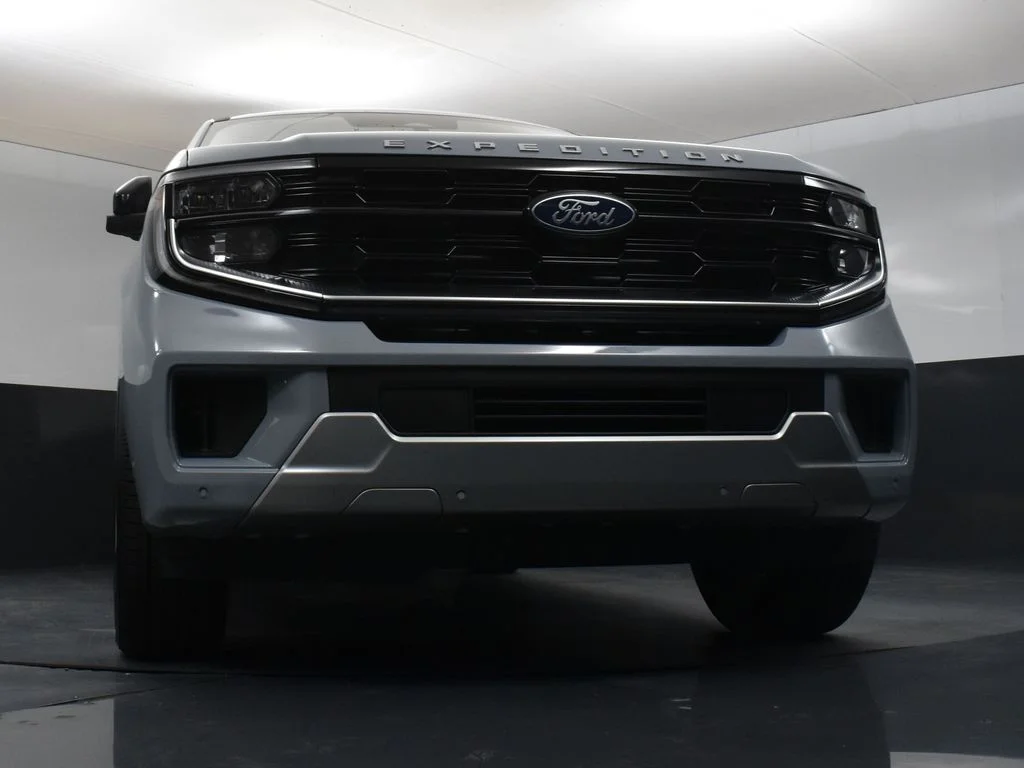 Certified Used 2025 Gray Ford Platinum image 27