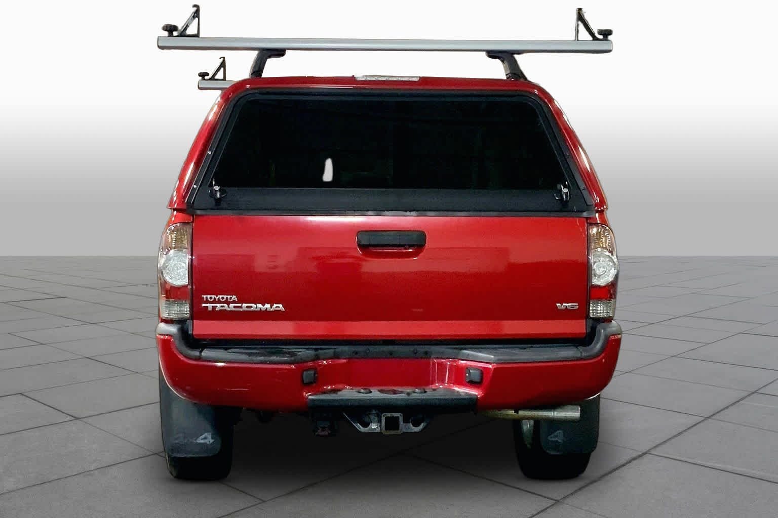 Used 2015 Barcelona Red Metallic Toyota  image 5