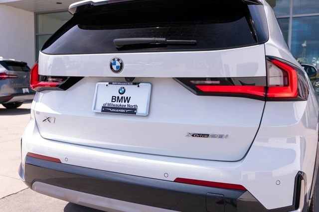 Used 2025 Alpine White BMW xDrive28i image 14