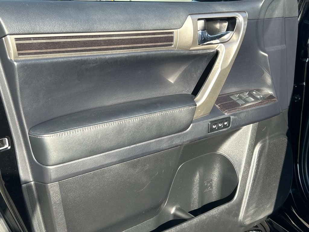 Certified Used 2021 Onyx Black Lexus 460 image 27