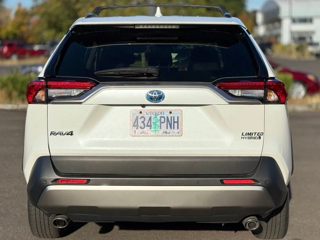 Certified Used 2023 Pearl Toyota Limited image 4