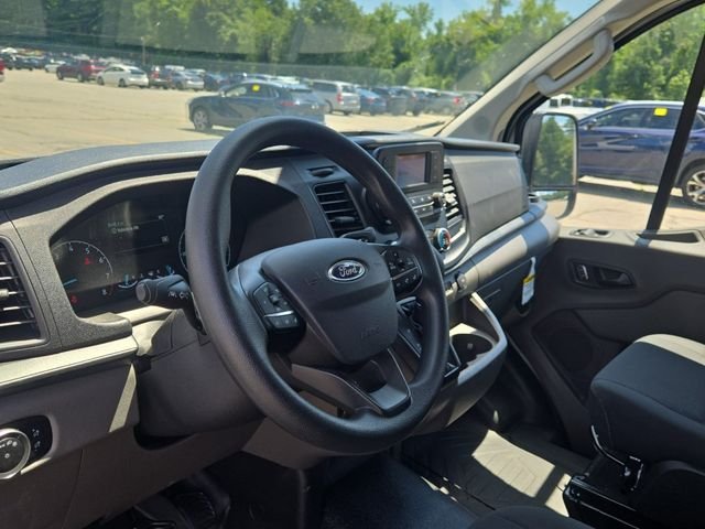 Used 2025 Oxford White Ford Base image 3