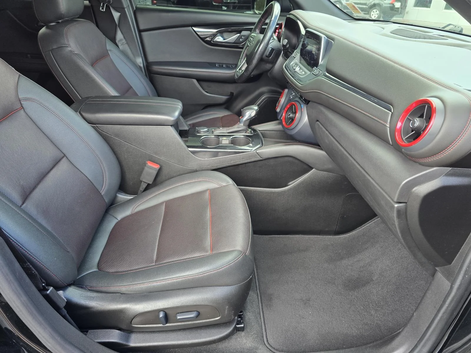 Used 2022 BLACK Chevrolet RS image 20