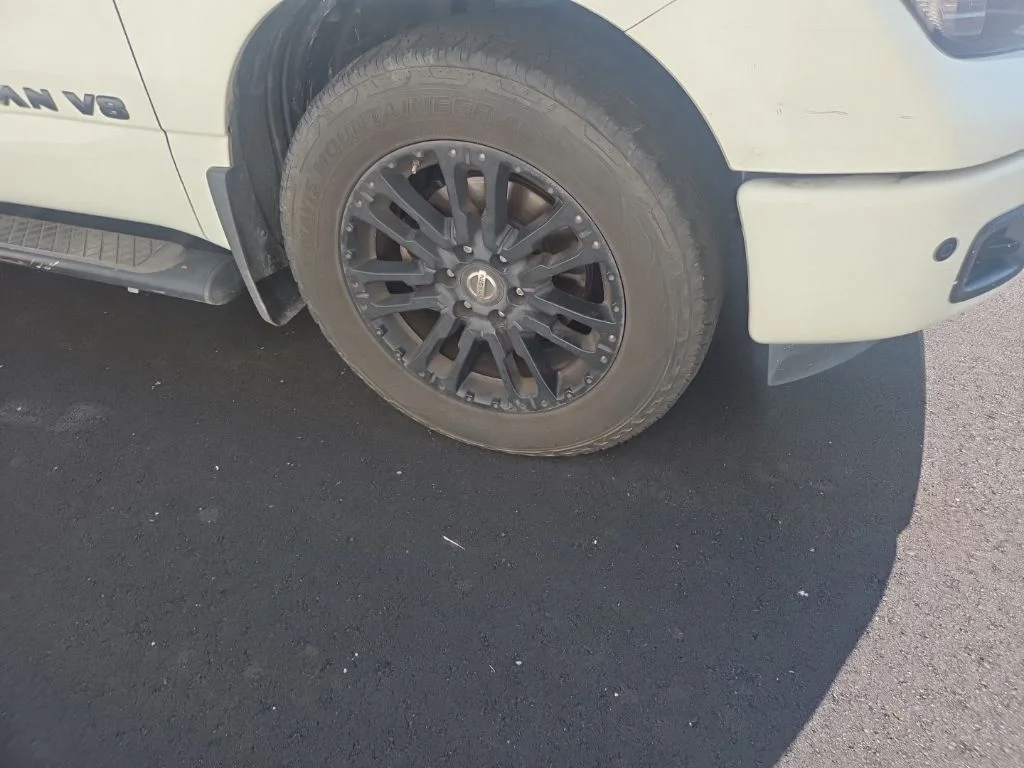 Used 2018 White Nissan SV image 17