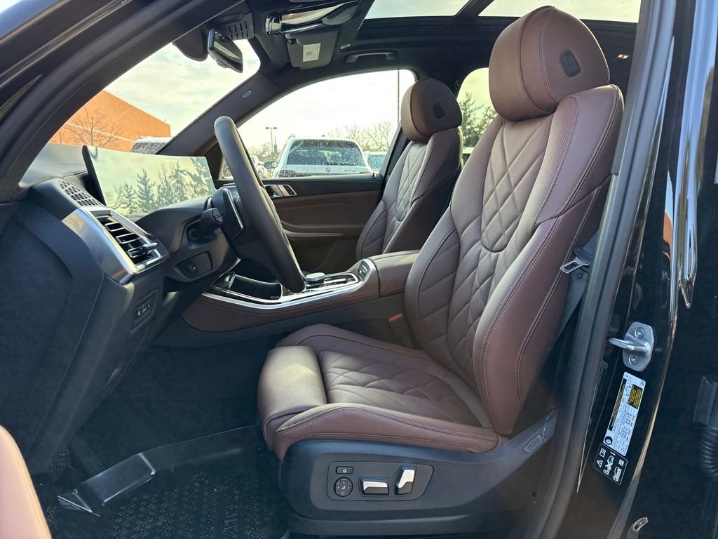 New 2026 Black BMW xDrive40i image 15