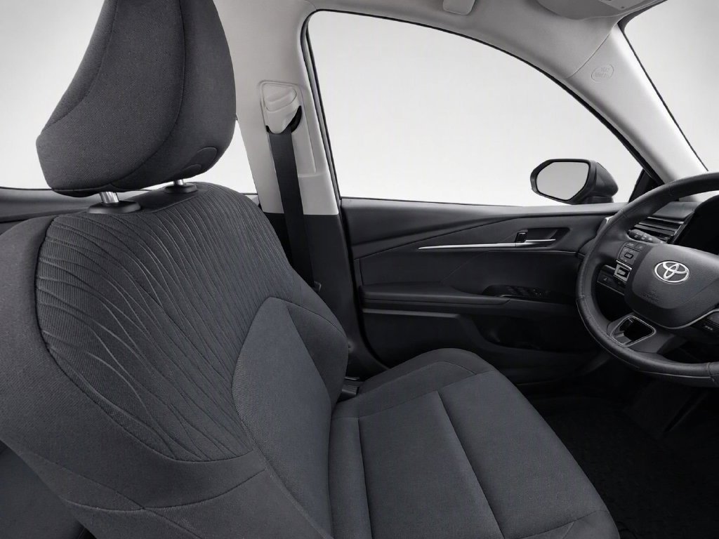 Used 2025 White Toyota LE image 14