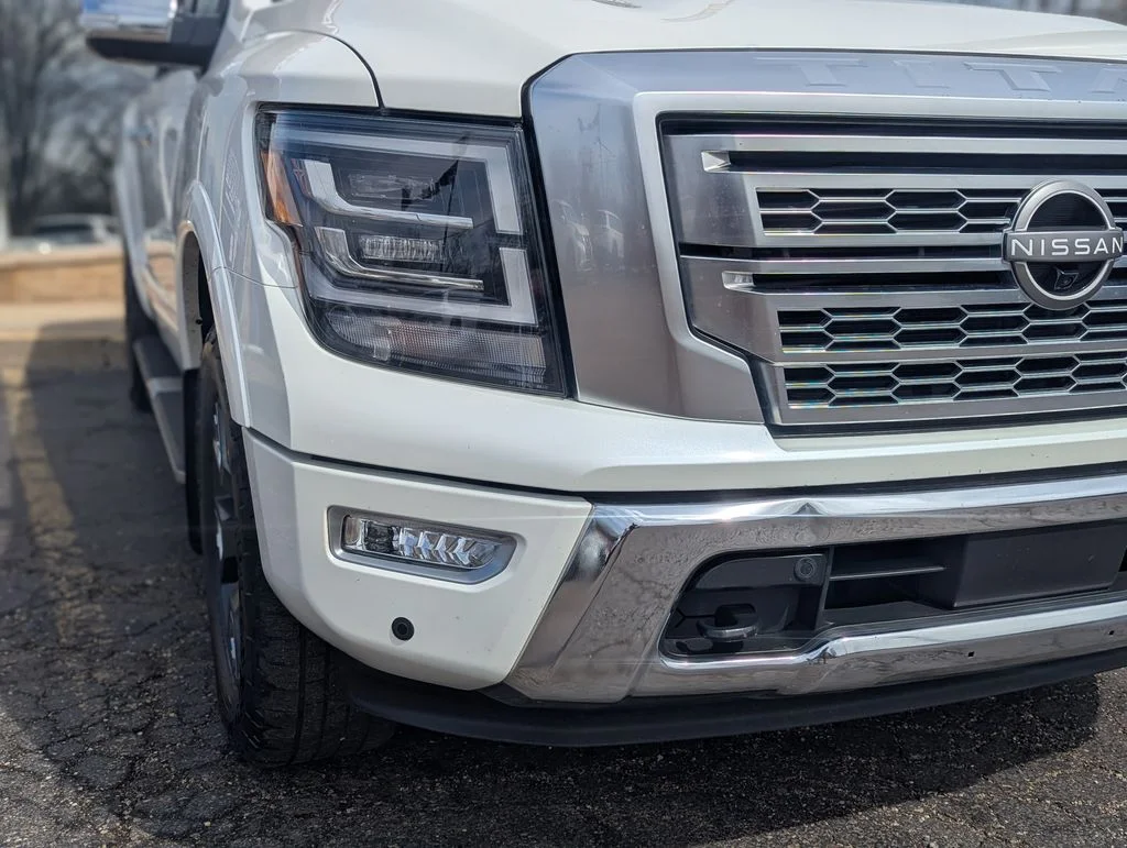 Used 2023 White Nissan Platinum Reserve image 13