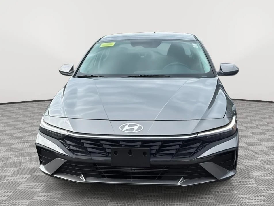 Certified Used 2024 Fluid Metal Hyundai SEL image 2