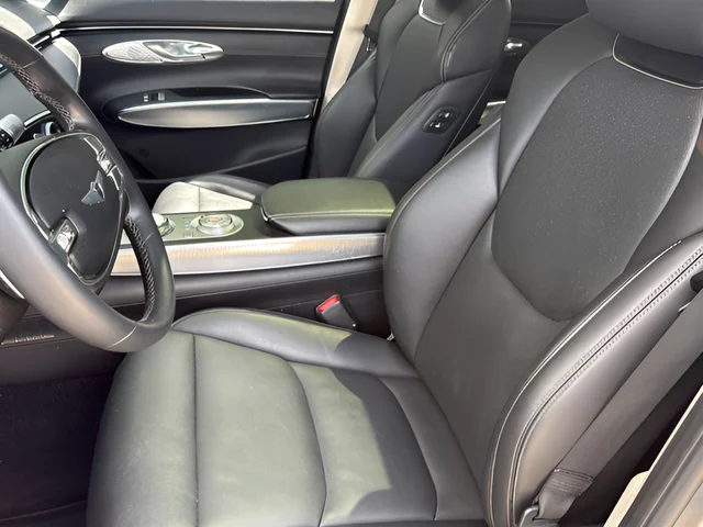 Used 2023 Silver Genesis 2.5T image 17