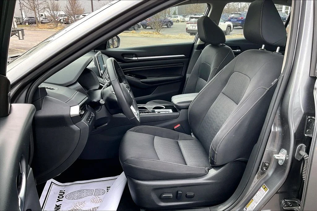 Used 2022 Gray Nissan 2.5 SV image 27