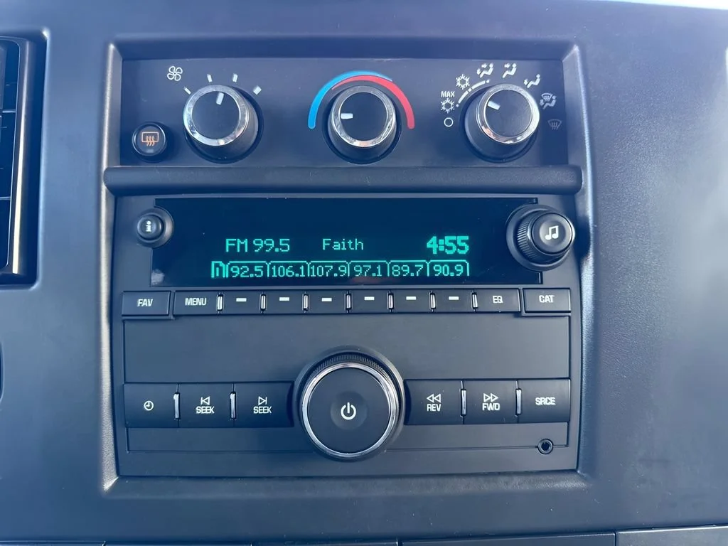 Used 2021 Summit White Chevrolet WT image 18