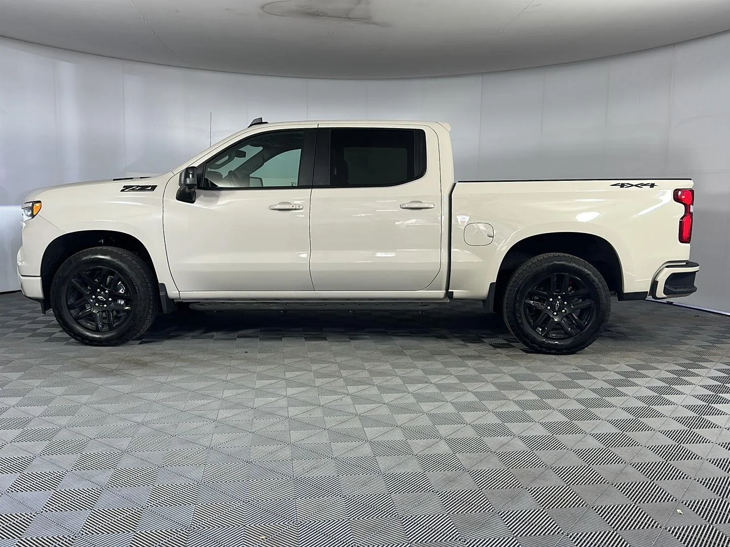 Used 2026 White Sands Chevrolet RST image 4