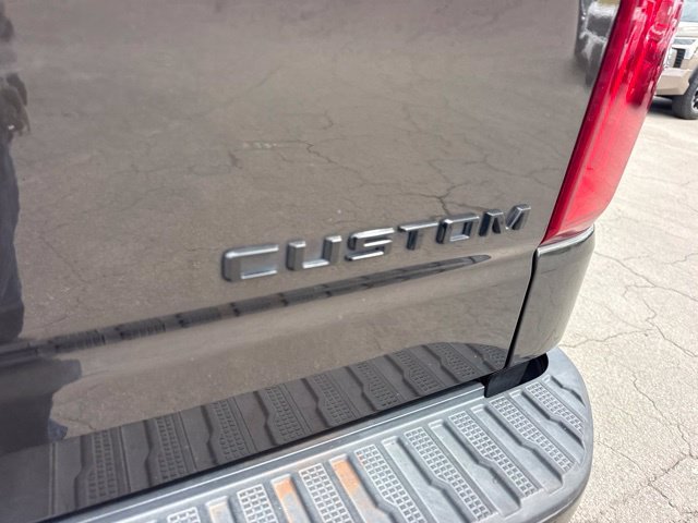 Used 2022 Brown Chevrolet Custom image 30