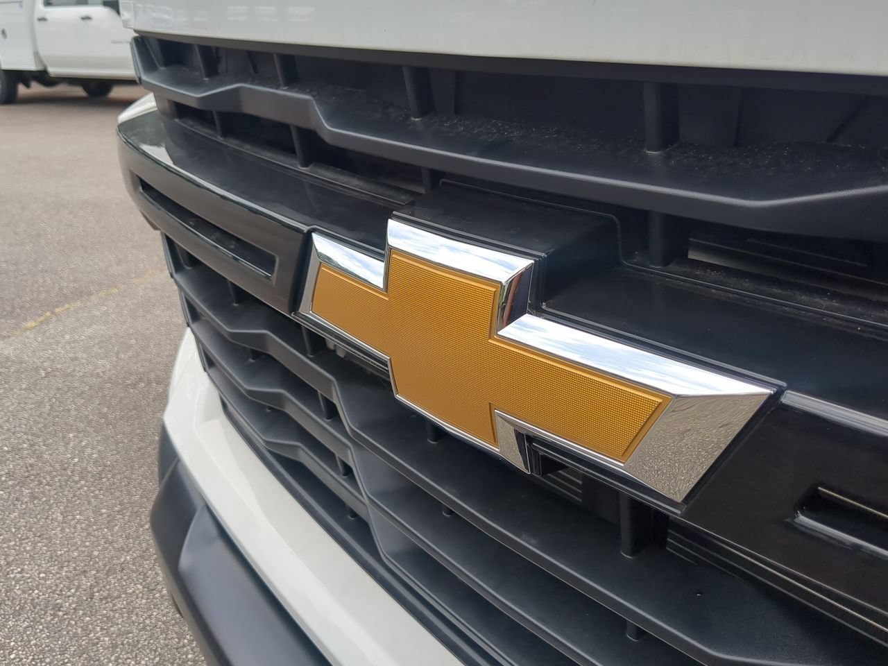 New 2026 Summit White Chevrolet Work Truck image 29