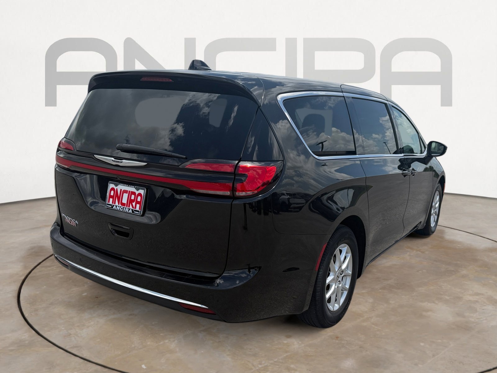 Used 2023 Brilliant Black Crystal Pearlcoat Chrysler Touring L image 11
