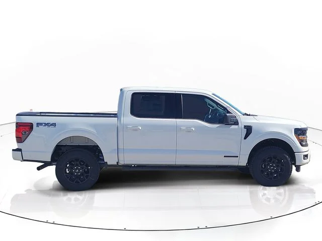 New 2026 Oxford White Ford XLT image 4