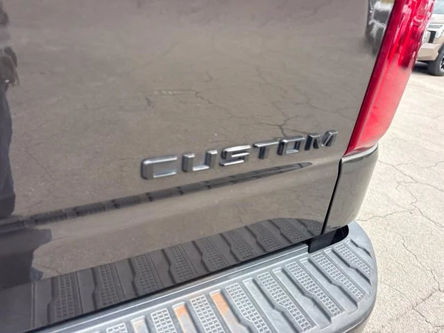 Used 2022 Brown Chevrolet Custom image 30