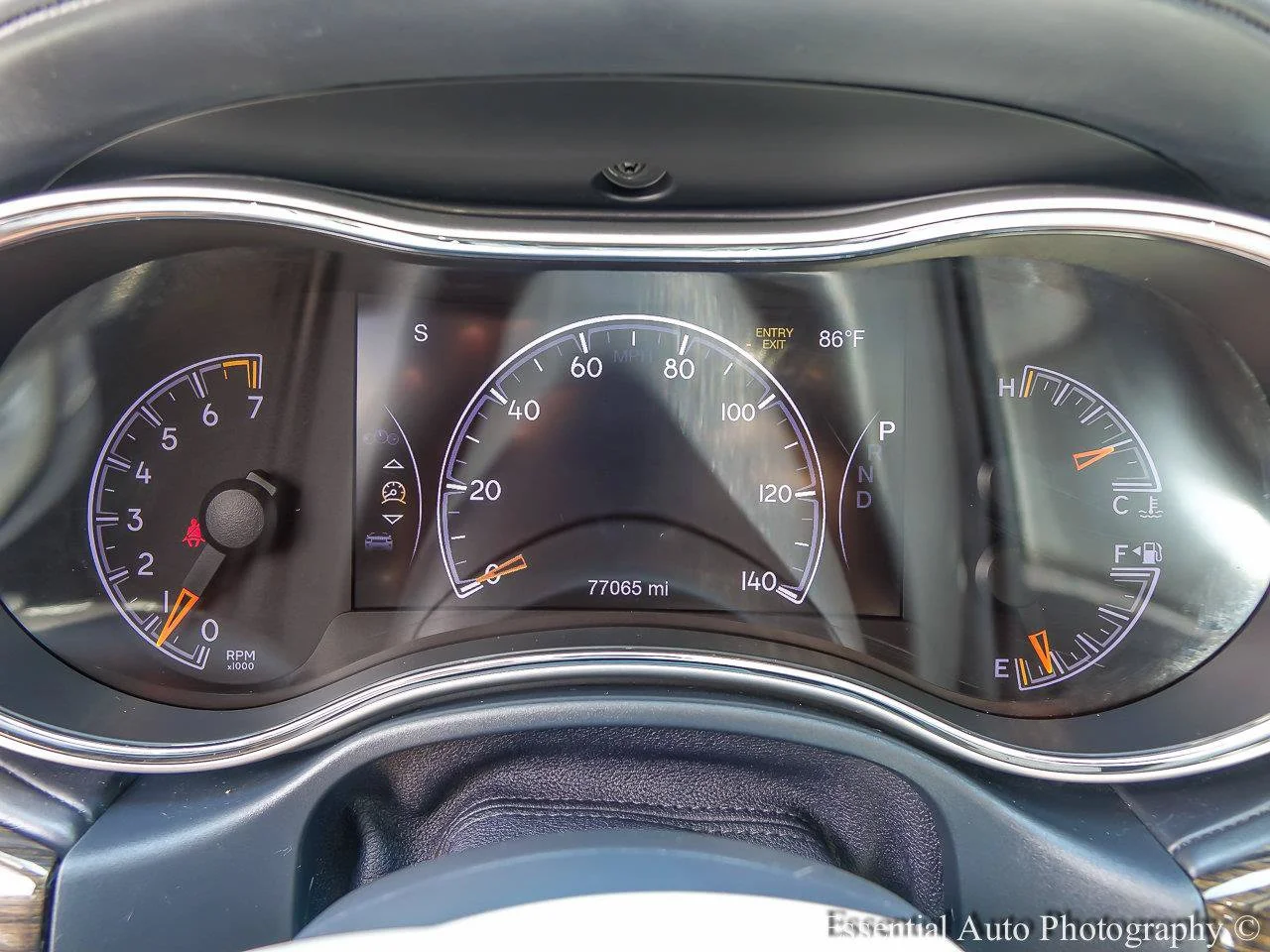 Used 2020 Diamond Black Crystal Pearlcoat Jeep Summit image 12