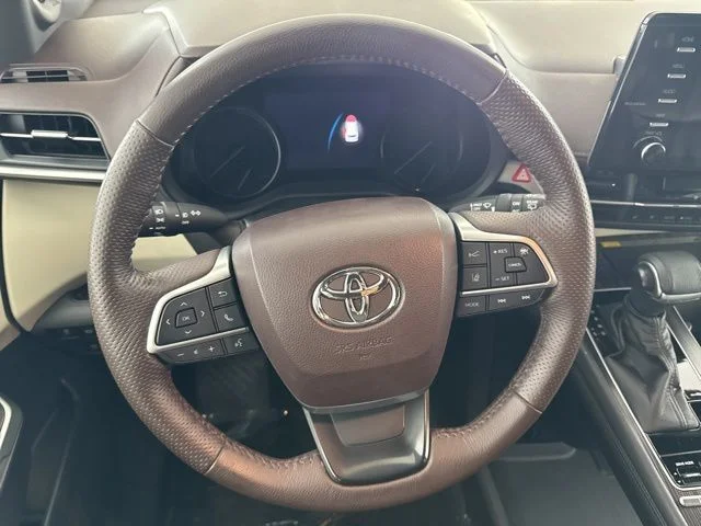 Used 2021 White Toyota Platinum image 25