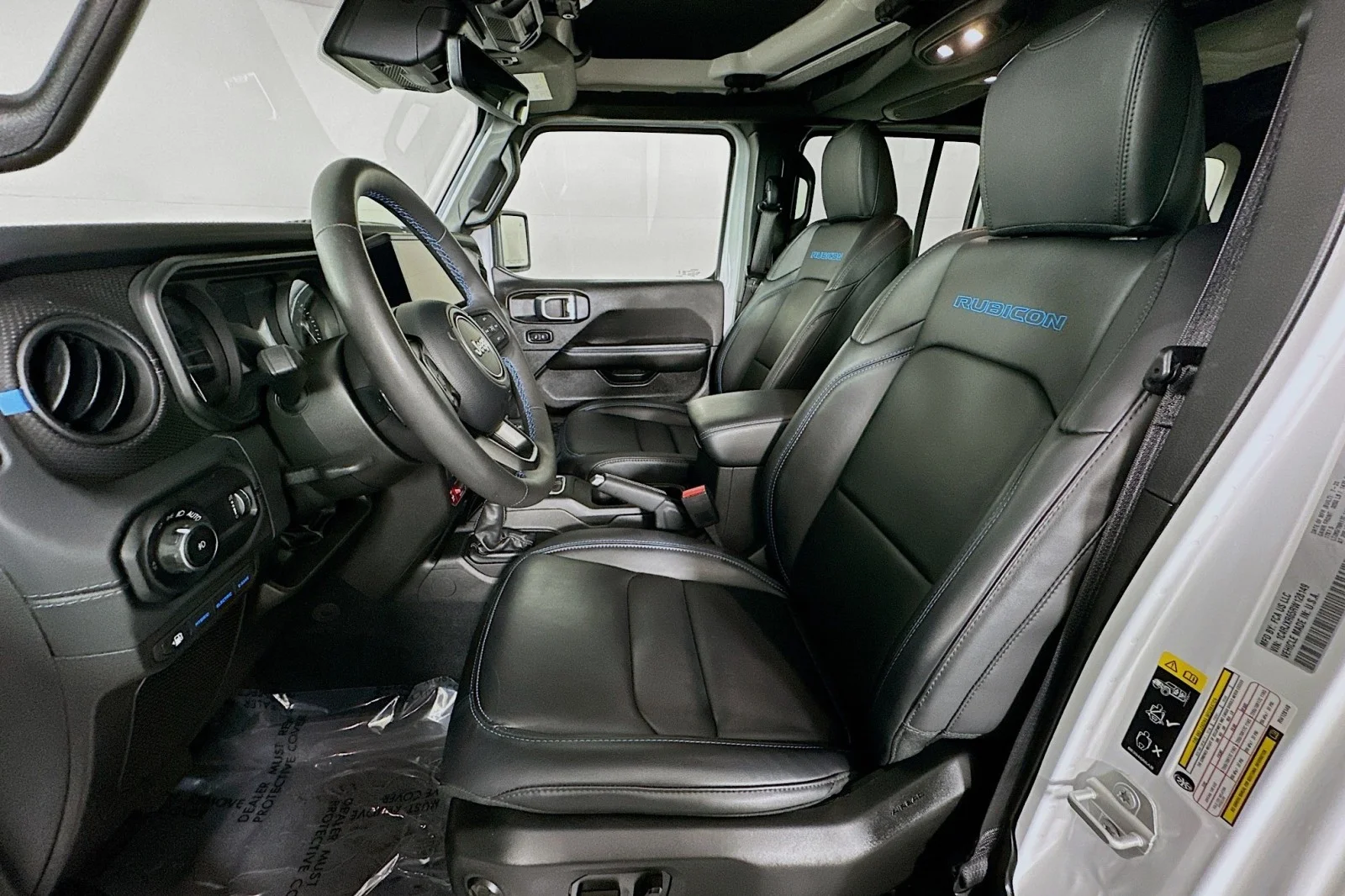 Used 2024 Bright White Clearcoat Jeep Rubicon X image 18