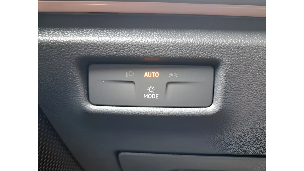 2025 Volkswagen Tiguan SE - Photo 20