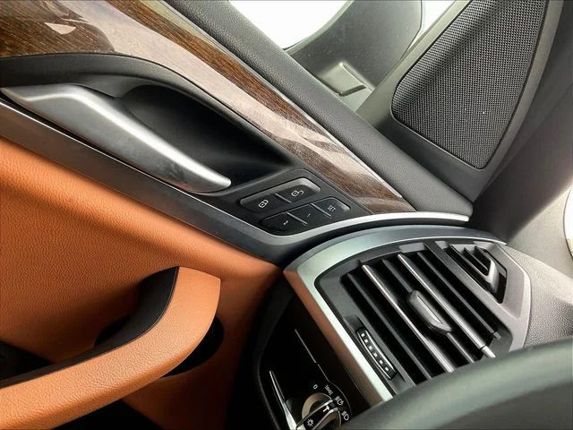 Used 2023 Gray BMW sDrive30i image 17