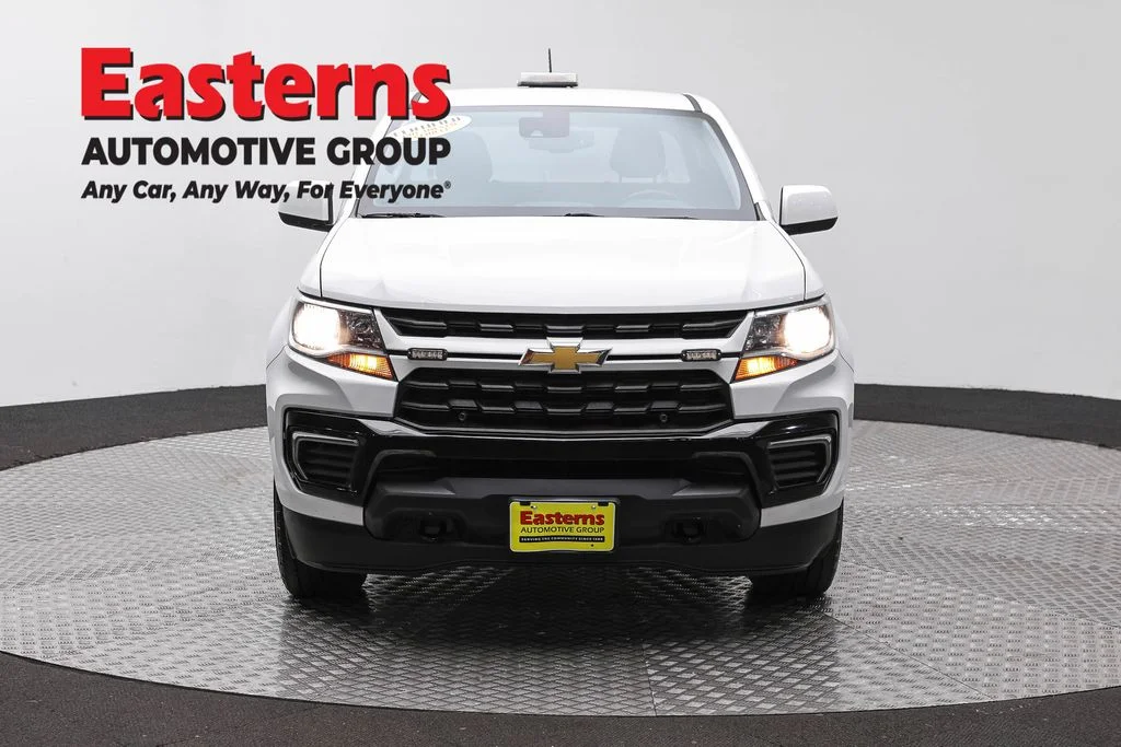 Used 2022 White Chevrolet LT image 2