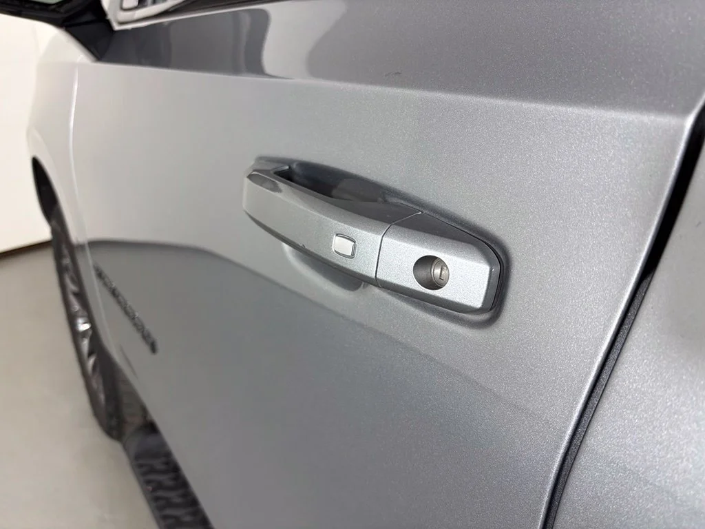 Used 2025 Gray Chevrolet Z71 image 13