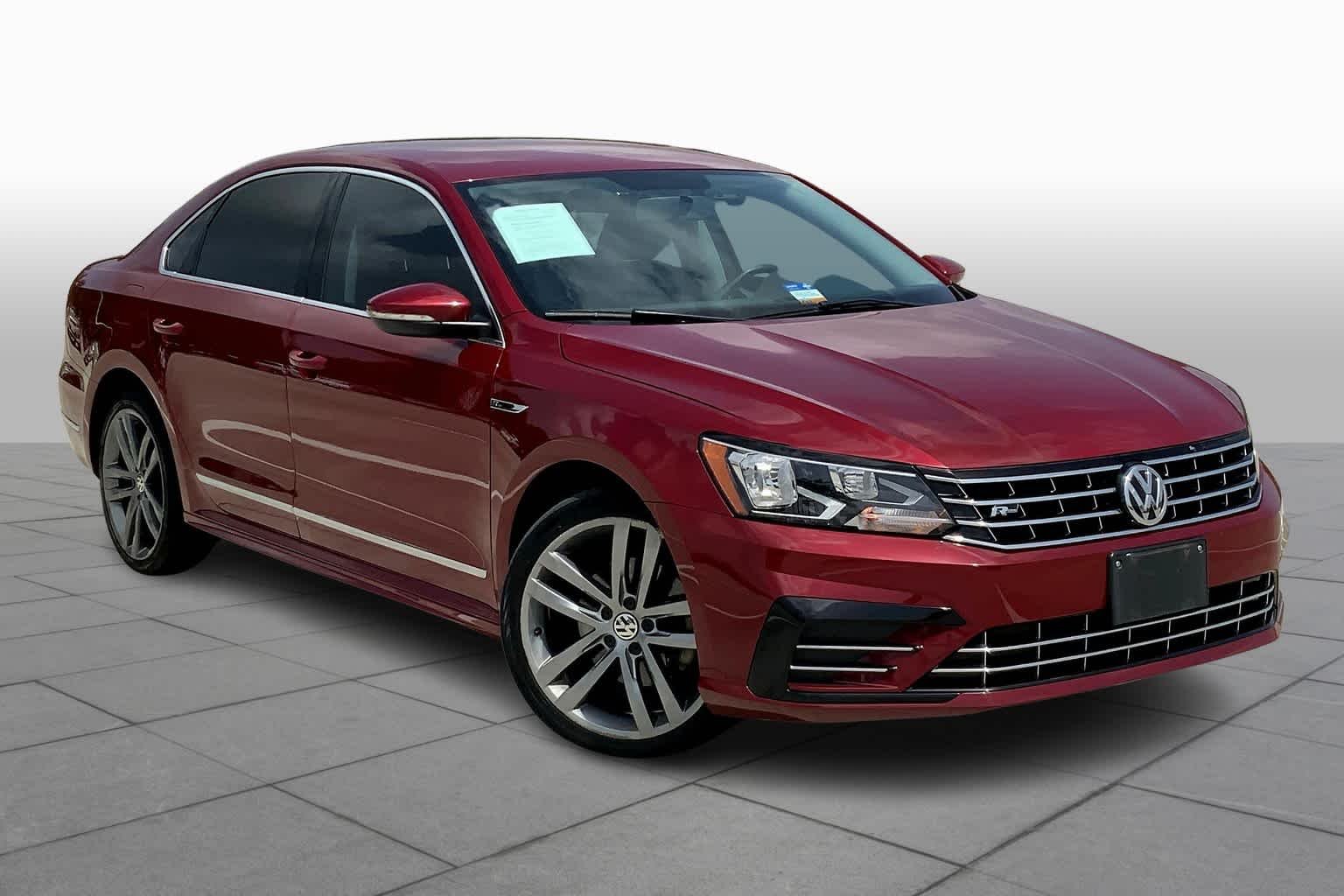 Used 2017 Fortana Red Volkswagen R-Line w/Comfort Pkg image 2