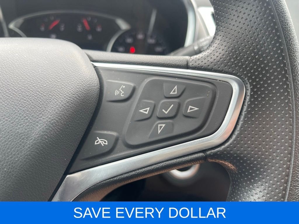 Used 2022 White Chevrolet LT image 18