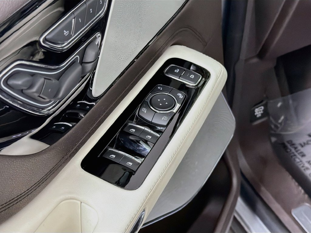 Used 2020 Radiance Metallic Lincoln Black Label image 18