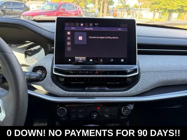 Used 2023 Diamond Black Cry Jeep Sport image 22