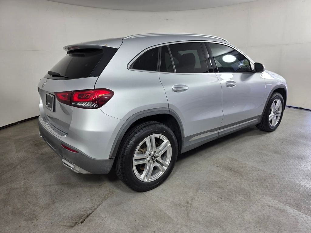 Used 2021 Silver Mercedes-Benz GLA 250 image 4