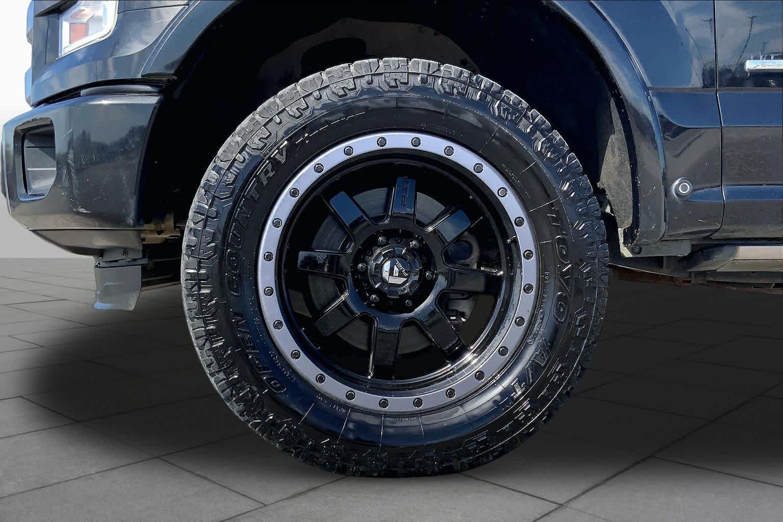 Used 2015 Tuxedo Black Metallic Ford Platinum image 11