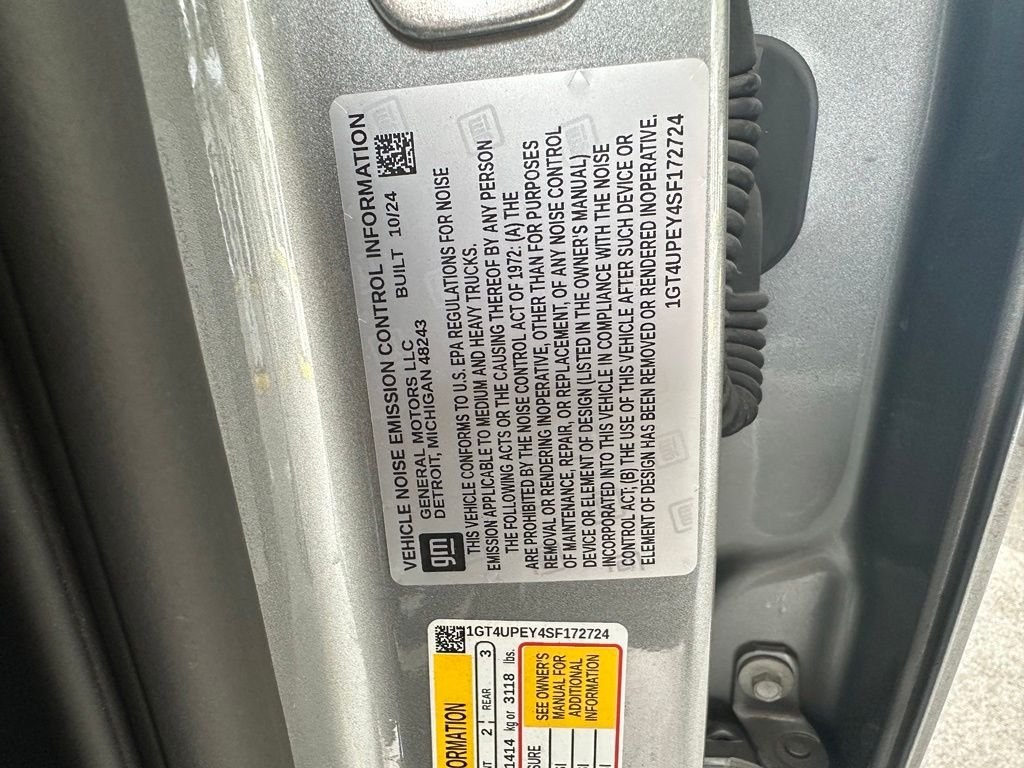 Used 2025 Silver GMC AT4 image 43