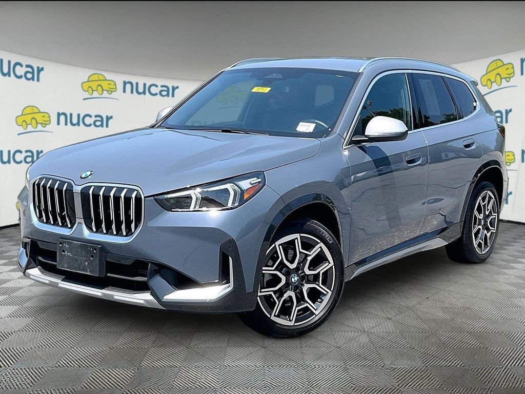 Used 2023 Gray BMW xDrive28i image 3