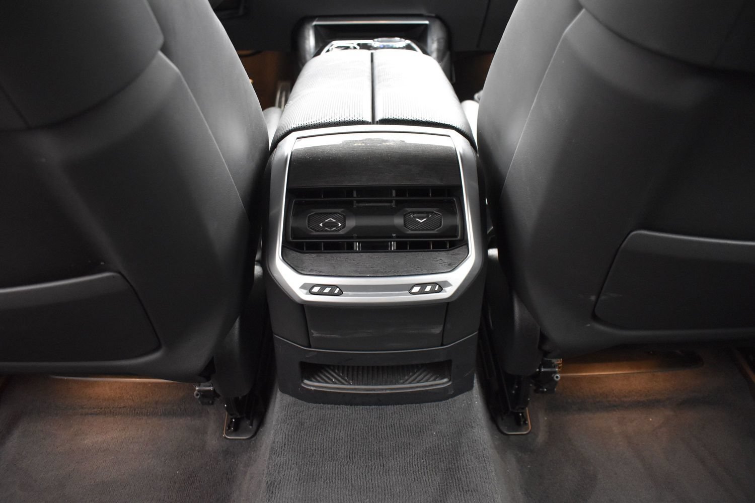 Used 2025 Black BMW 740i xDrive image 15