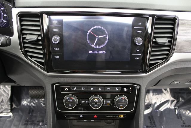 Used 2023 Pyrite Silver Metallic Volkswagen 3.6L V6 SE w/Technology image 24