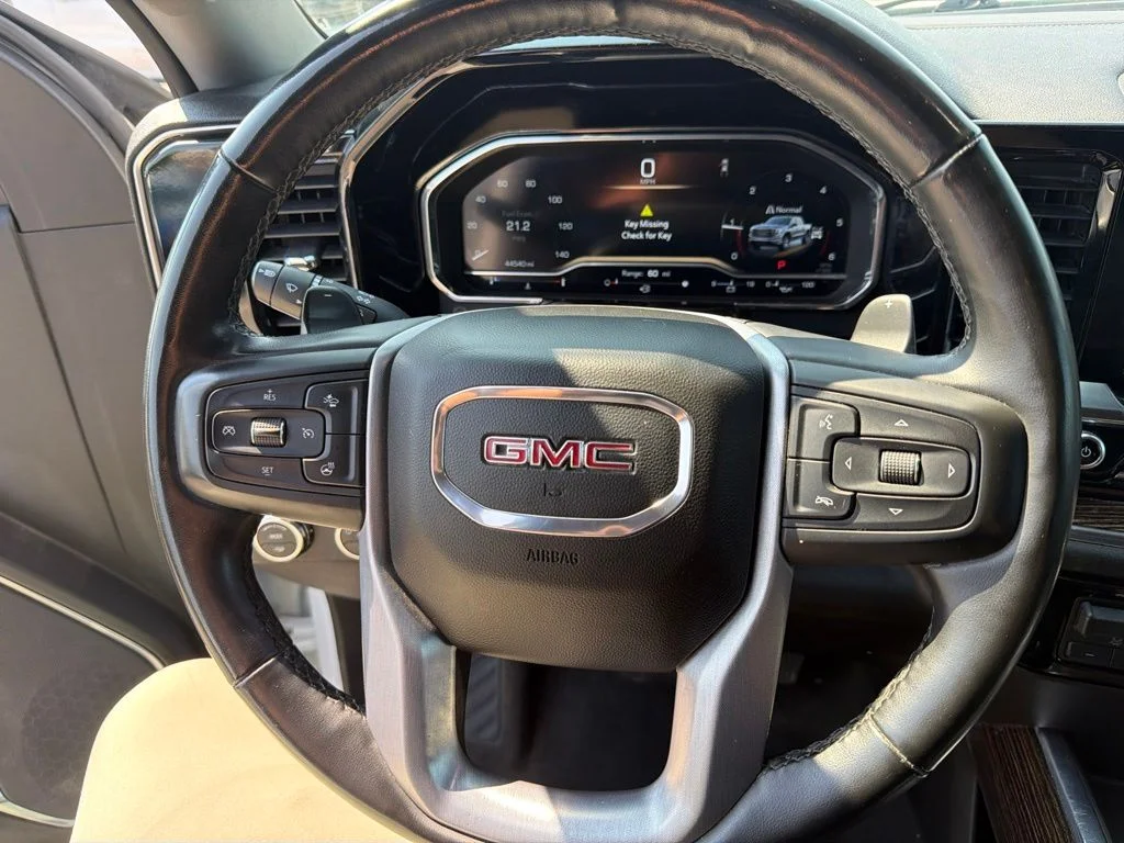 Used 2024 White GMC Elevation image 14