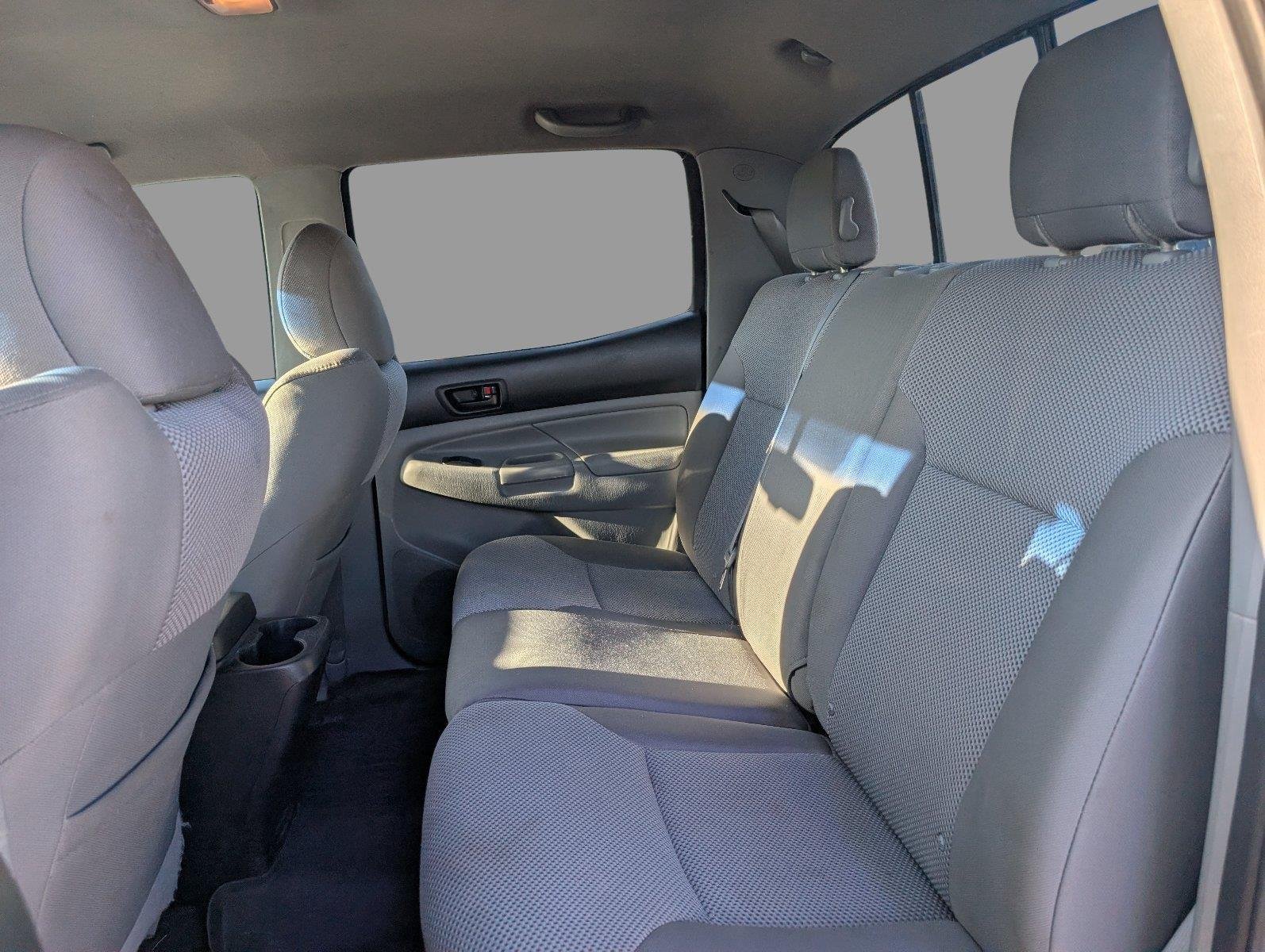 Used 2013 Super White Toyota Double Cab V6 4WD image 35