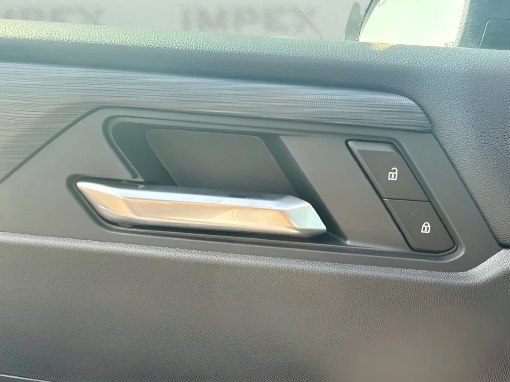 New 2027 Summit White GMC Elevation image 11