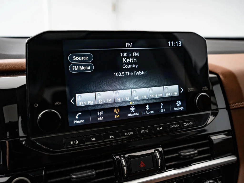 Used 2023 Obsidian Green Pearl Nissan Platinum image 34