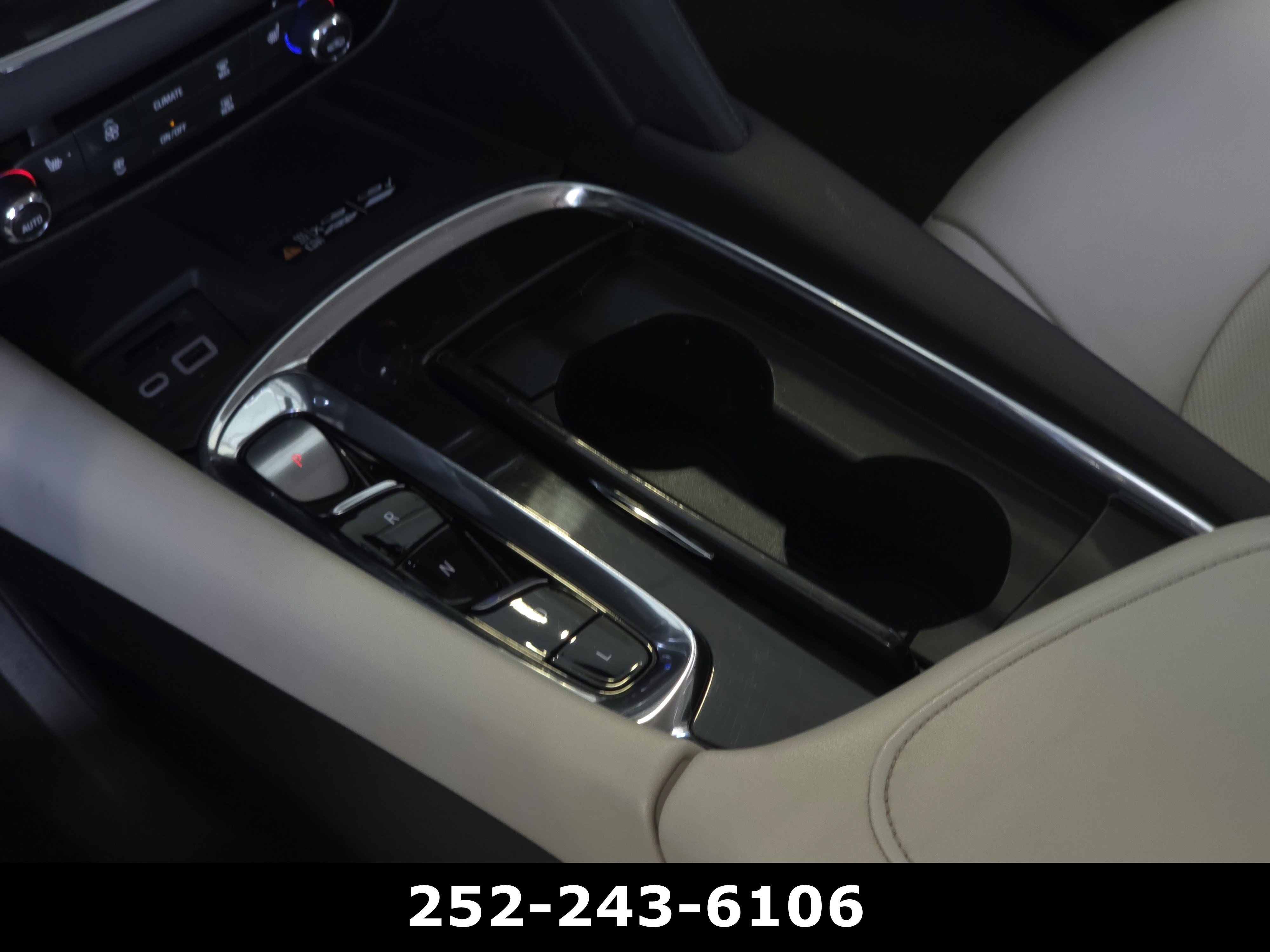 Used 2023 Summit White Buick Essence image 15