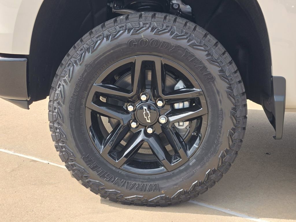 New 2026 White Sands Chevrolet Custom Trail Boss image 18